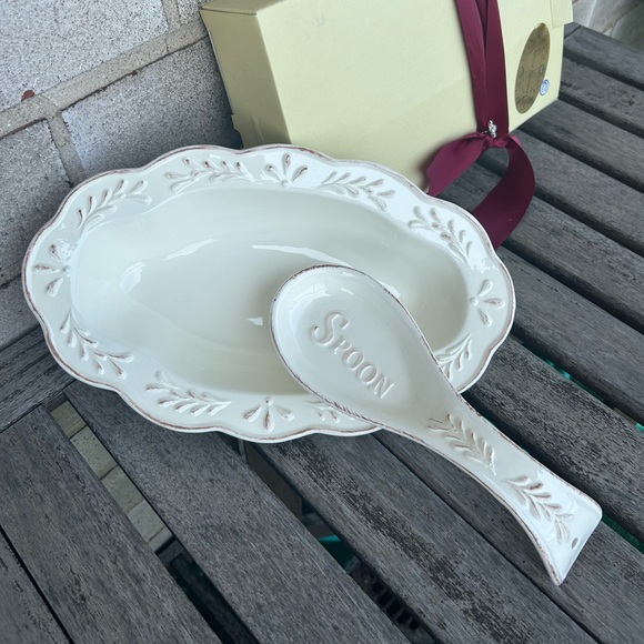 Ceramic serving bowl with matching spoon - Picture 5 of 6